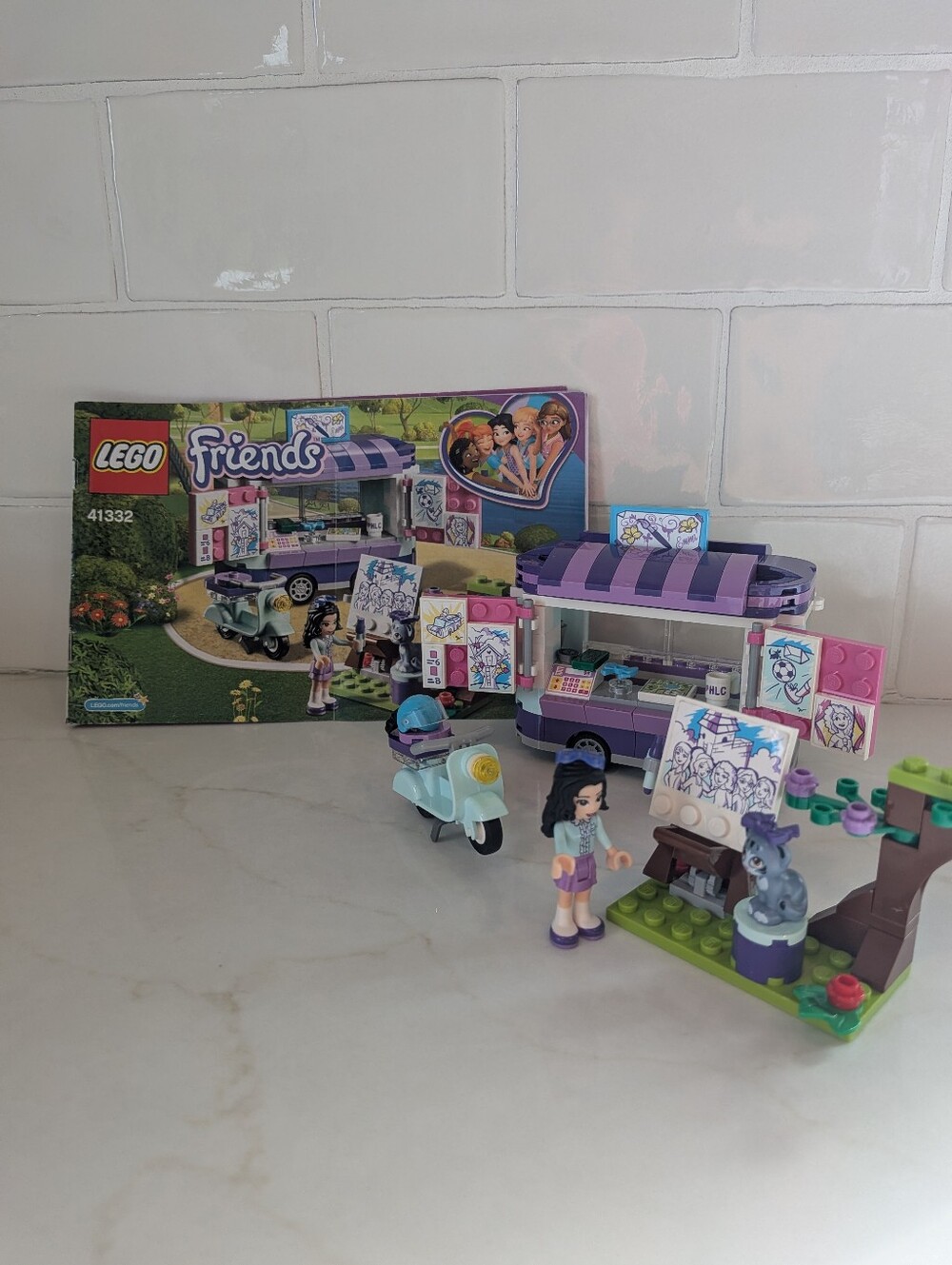 LEGO Friends Set 41332 Emma's Art Stand